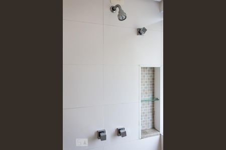 Banheiro da suíte de apartamento para alugar com 3 quartos, 92m² em Itaim Bibi, São Paulo