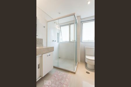 Banheiro da suíte de apartamento para alugar com 3 quartos, 92m² em Itaim Bibi, São Paulo