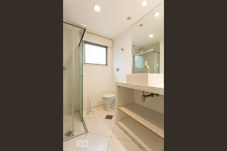 Banheiro de apartamento à venda com 2 quartos, 80m² em Moema, São Paulo