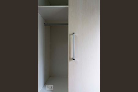 Apartamento para alugar com 42m², 1 quarto e 1 vagaQuarto (Armários)