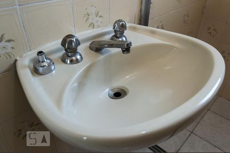 Apartamento para alugar com 80m², 3 quartos e 1 vaga Apartamento para alugar com 80m², 3 quartos e 1 vagaBanheiro da suíte