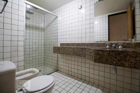 Banheiro de apartamento à venda com 1 quarto, 42m² em Cerqueira César, São Paulo