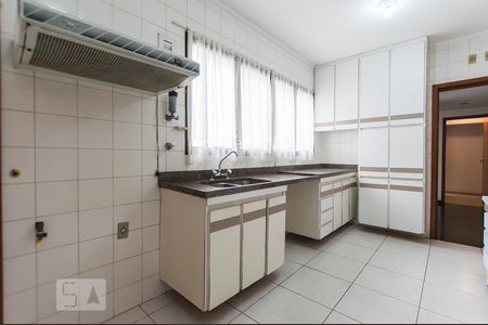 Apartamento para alugar com 145m², 3 quartos e 3 vagasCozinha