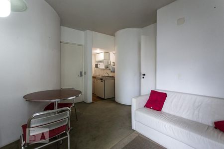 Sala de kitnet/studio para alugar com 1 quarto, 45m² em Liberdade, São Paulo