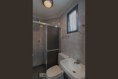 Apartamento para alugar com 280m², 4 quartos e 3 vagas Apartamento para alugar com 280m², 4 quartos e 3 vagasBanheiro de Serviço