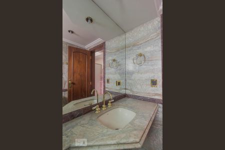 Apartamento para alugar com 280m², 4 quartos e 3 vagas Apartamento para alugar com 280m², 4 quartos e 3 vagasBanheiro Suite 2