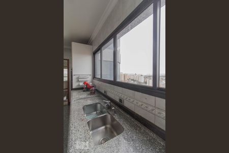 Apartamento para alugar com 280m², 4 quartos e 3 vagas Apartamento para alugar com 280m², 4 quartos e 3 vagasCozinha