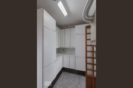 Apartamento para alugar com 280m², 4 quartos e 3 vagas Apartamento para alugar com 280m², 4 quartos e 3 vagasArea de Serviço