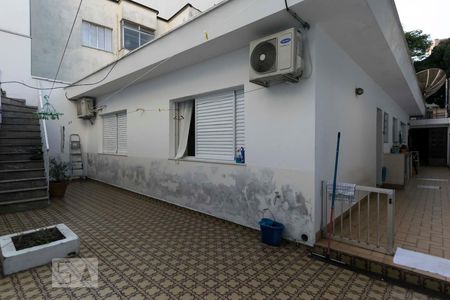 Casa à venda com 260m², 3 quartos e 2 vagasQuintal dos fundos