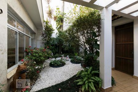 Casa à venda com 260m², 3 quartos e 2 vagasQuintal da frente