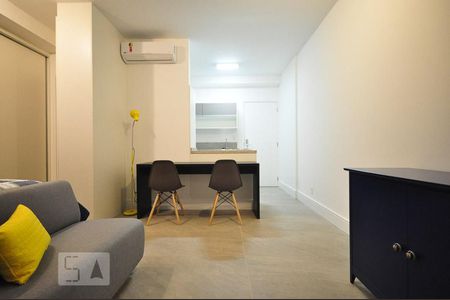sala de kitnet/studio para alugar com 1 quarto, 41m² em Brooklin Paulista, São Paulo
