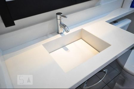 Apartamento à venda com 85m², 2 quartos e 2 vagasdetalhe do banheiro suíte 2