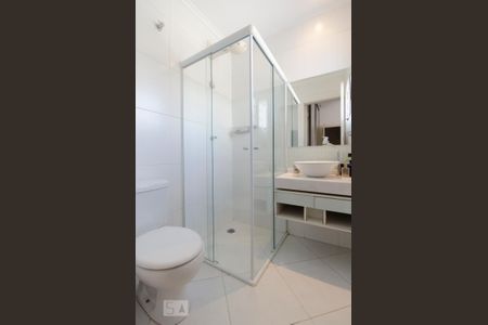 Casa à venda com 240m², 3 quartos e 1 vagaBanheiro Suíte 1