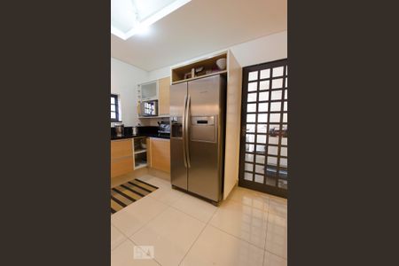 Cozinha de casa para alugar com 3 quartos, 240m² em Sumaré, São Paulo