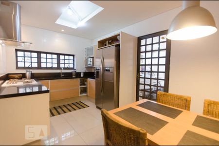 Casa à venda com 240m², 3 quartos e 1 vagaCozinha