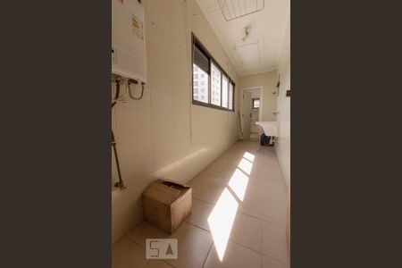 Apartamento à venda com 135m², 3 quartos e 3 vagas Apartamento à venda com 135m², 3 quartos e 3 vagasÁrea de serviço