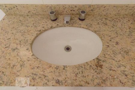 Apartamento à venda com 135m², 3 quartos e 3 vagas Apartamento à venda com 135m², 3 quartos e 3 vagasBanheiro Quarto 3