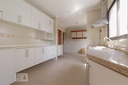 Apartamento à venda com 135m², 3 quartos e 3 vagas Apartamento à venda com 135m², 3 quartos e 3 vagasCozinha