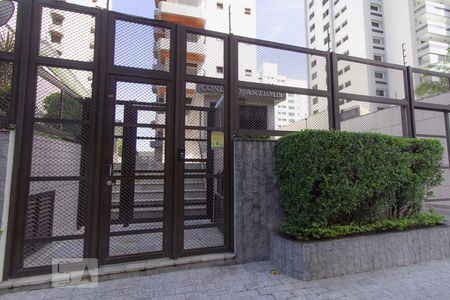 Apartamento à venda com 135m², 3 quartos e 3 vagas Apartamento à venda com 135m², 3 quartos e 3 vagasFachada