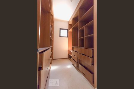 Apartamento à venda com 135m², 3 quartos e 3 vagas Apartamento à venda com 135m², 3 quartos e 3 vagasCloset Quarto 3