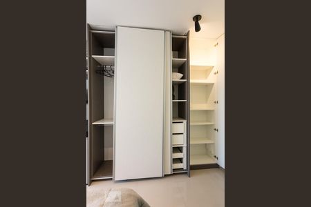 Quarto de kitnet/studio para alugar com 1 quarto, 36m² em Vila Olímpia, São Paulo