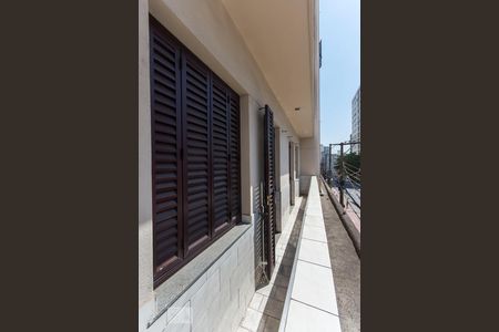 Apartamento à venda com 145m², 3 quartos e sem vaga Apartamento à venda com 145m², 3 quartos e sem vagaVaranda