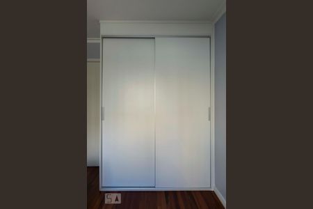 Apartamento para alugar com 130m², 3 quartos e 3 vagasQuarto 2 (Armários)