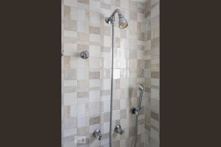 Banheiro da suíte 1 de apartamento para alugar com 2 quartos, 70m² em Moema, São Paulo