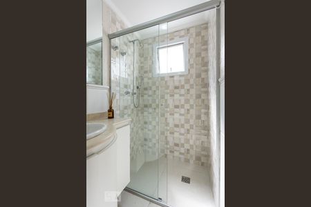 Banheiro da suíte 1 de apartamento para alugar com 2 quartos, 70m² em Moema, São Paulo