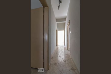 Corredor de apartamento para alugar com 3 quartos, 122m² em Higienópolis, São Paulo