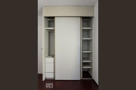 Quarto 1 de apartamento à venda com 2 quartos, 68m² em Saúde, São Paulo