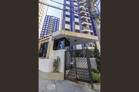 Apartamento para alugar com 74m², 3 quartos e 1 vaga Apartamento para alugar com 74m², 3 quartos e 1 vagaFachada