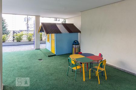 Apartamento para alugar com 74m², 3 quartos e 1 vaga Apartamento para alugar com 74m², 3 quartos e 1 vagaPlayground