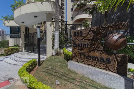 Apartamento para alugar com 120m², 3 quartos e 4 vagas Apartamento para alugar com 120m², 3 quartos e 4 vagasEntrada