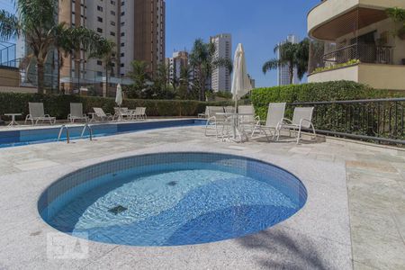 Apartamento para alugar com 120m², 3 quartos e 4 vagas Apartamento para alugar com 120m², 3 quartos e 4 vagasPiscina