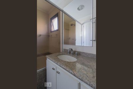 Apartamento para alugar com 120m², 3 quartos e 4 vagas Apartamento para alugar com 120m², 3 quartos e 4 vagasBanheiro Suite 1