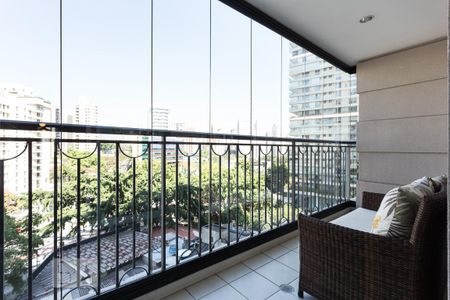 Varanda de kitnet/studio para alugar com 1 quarto, 50m² em Vila Nova Conceição, São Paulo