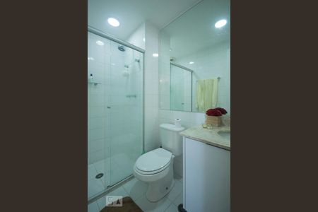 Banheiro de apartamento para alugar com 1 quarto, 54m² em Vila Clementino, São Paulo