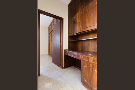 Corredor de apartamento à venda com 1 quarto, 50m² em Vila Itapura, Campinas