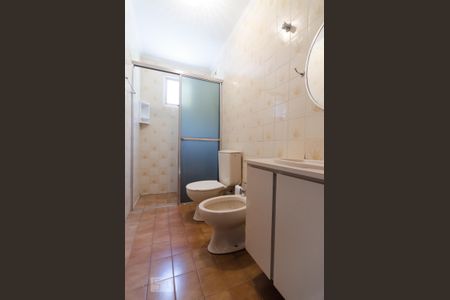Banheiro de apartamento à venda com 1 quarto, 50m² em Vila Itapura, Campinas