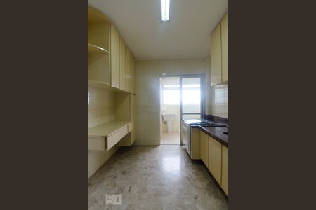 Cozinha de apartamento à venda com 2 quartos, 70m² em Vila Romana, São Paulo