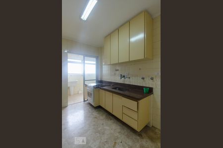 Cozinha de apartamento à venda com 2 quartos, 70m² em Vila Romana, São Paulo