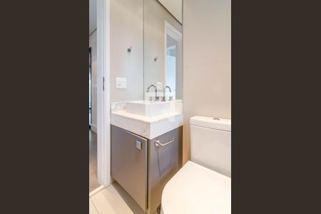 Apartamento para alugar com 70m², 2 quartos e 2 vagas Apartamento para alugar com 70m², 2 quartos e 2 vagasBanheiro