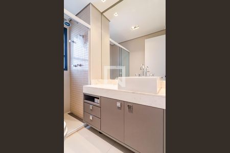 Apartamento para alugar com 70m², 2 quartos e 2 vagas Apartamento para alugar com 70m², 2 quartos e 2 vagasBanheiro da suíte