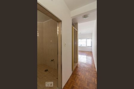 Corredor de entrada de kitnet/studio à venda com 1 quarto, 29m² em Bela Vista, São Paulo