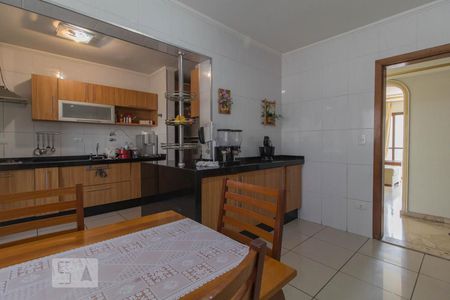Apartamento à venda com 168m², 4 quartos e 2 vagasCozinha
