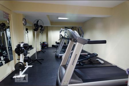 Apartamento à venda com 123m², 3 quartos e 3 vagasDependências do prédio - academia