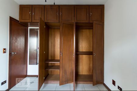 Apartamento para alugar com 310m², 5 quartos e 2 vagas Apartamento para alugar com 310m², 5 quartos e 2 vagasDetalhe do armário