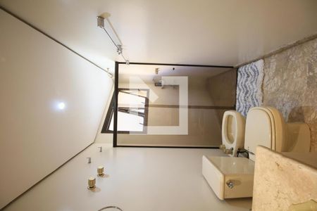 Banheiro Social de apartamento à venda com 4 quartos, 243m² em Jardim Vitória Régia, São Paulo