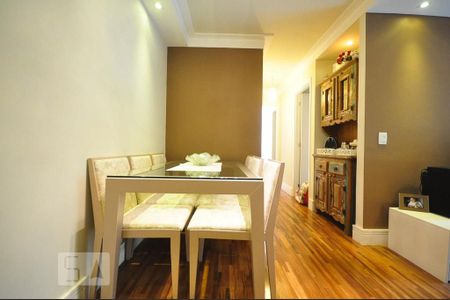 Apartamento à venda com 65m², 3 quartos e 1 vagamesa de jantar